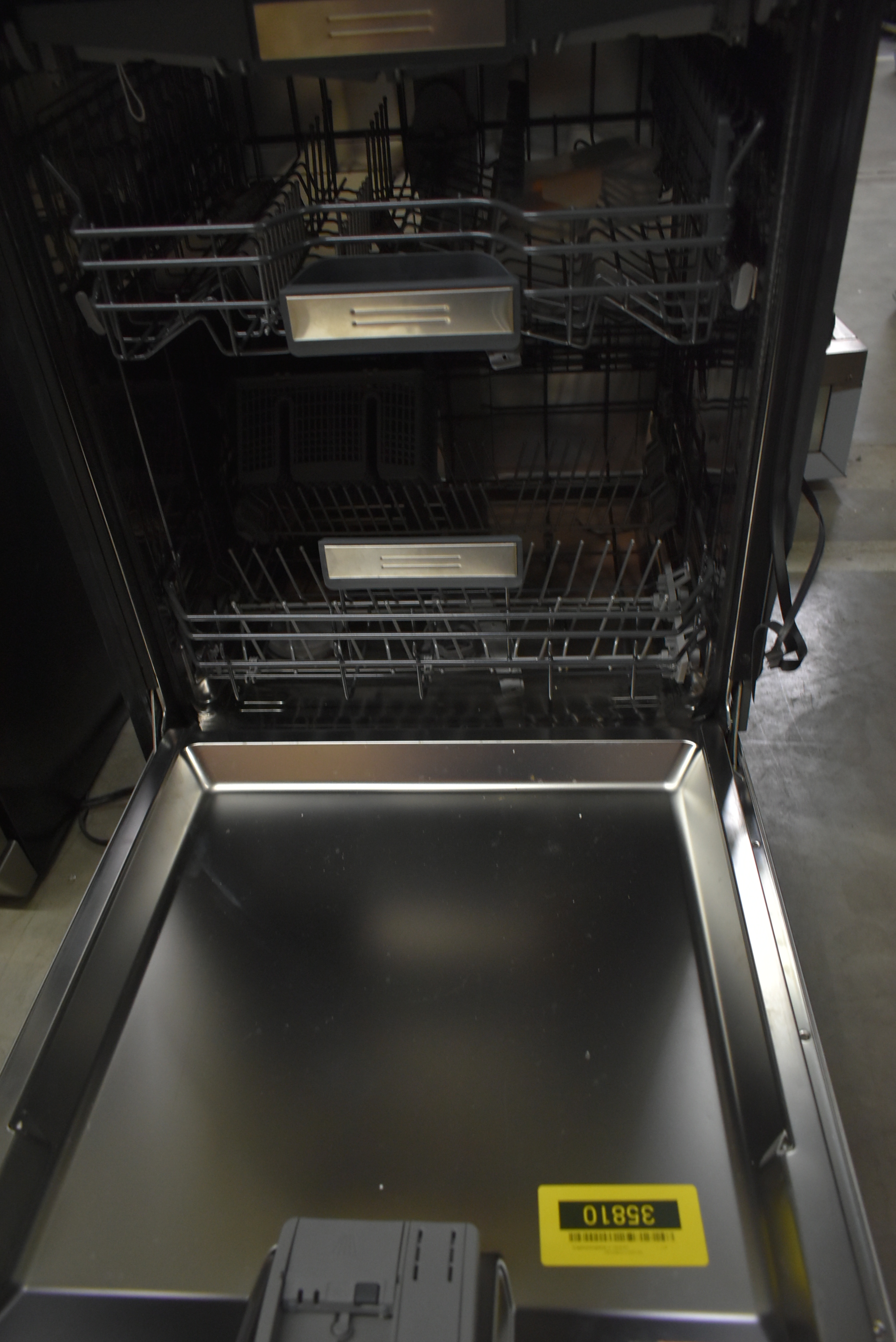 Thermador DWHD650JFP 24" Stainless Fully Integrated Dishwasher 35810
