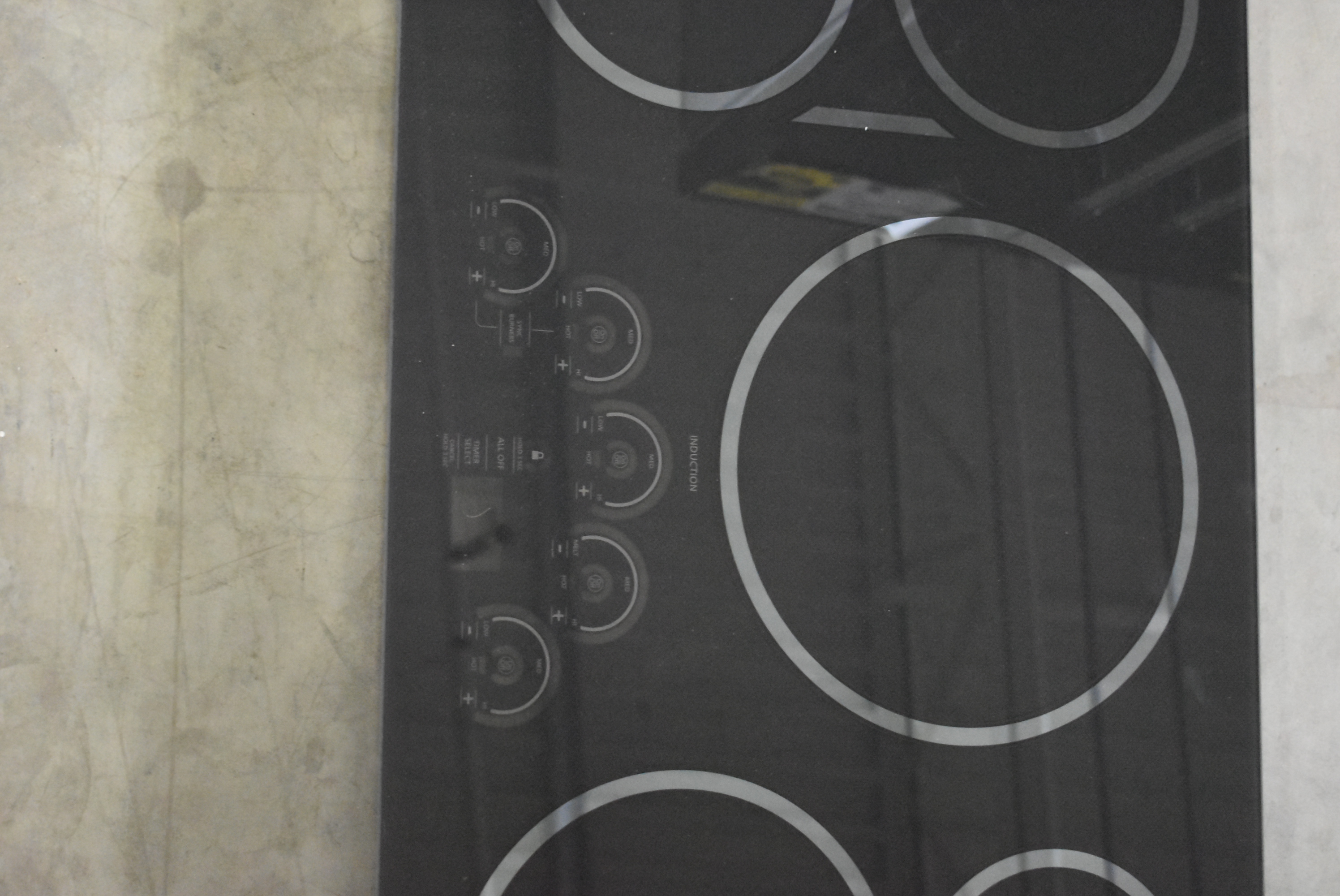 Ge Monogram Zhu36rdjbb 36 Black 5 Zone Induction Cooktop Nob