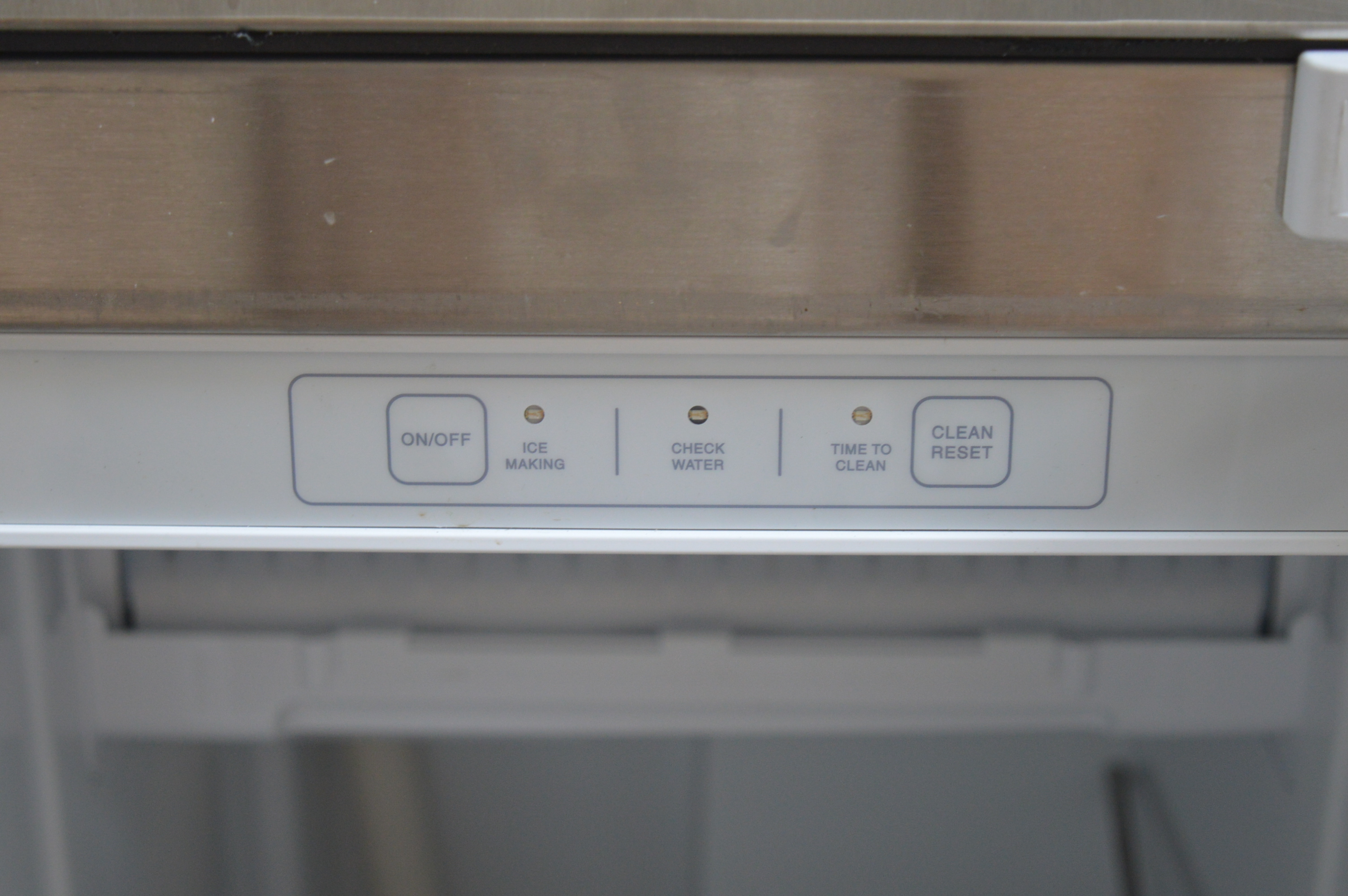 Viking FGIM515 15" Custom Panel BuiltIn Ice Maker NOB 28653 HRT