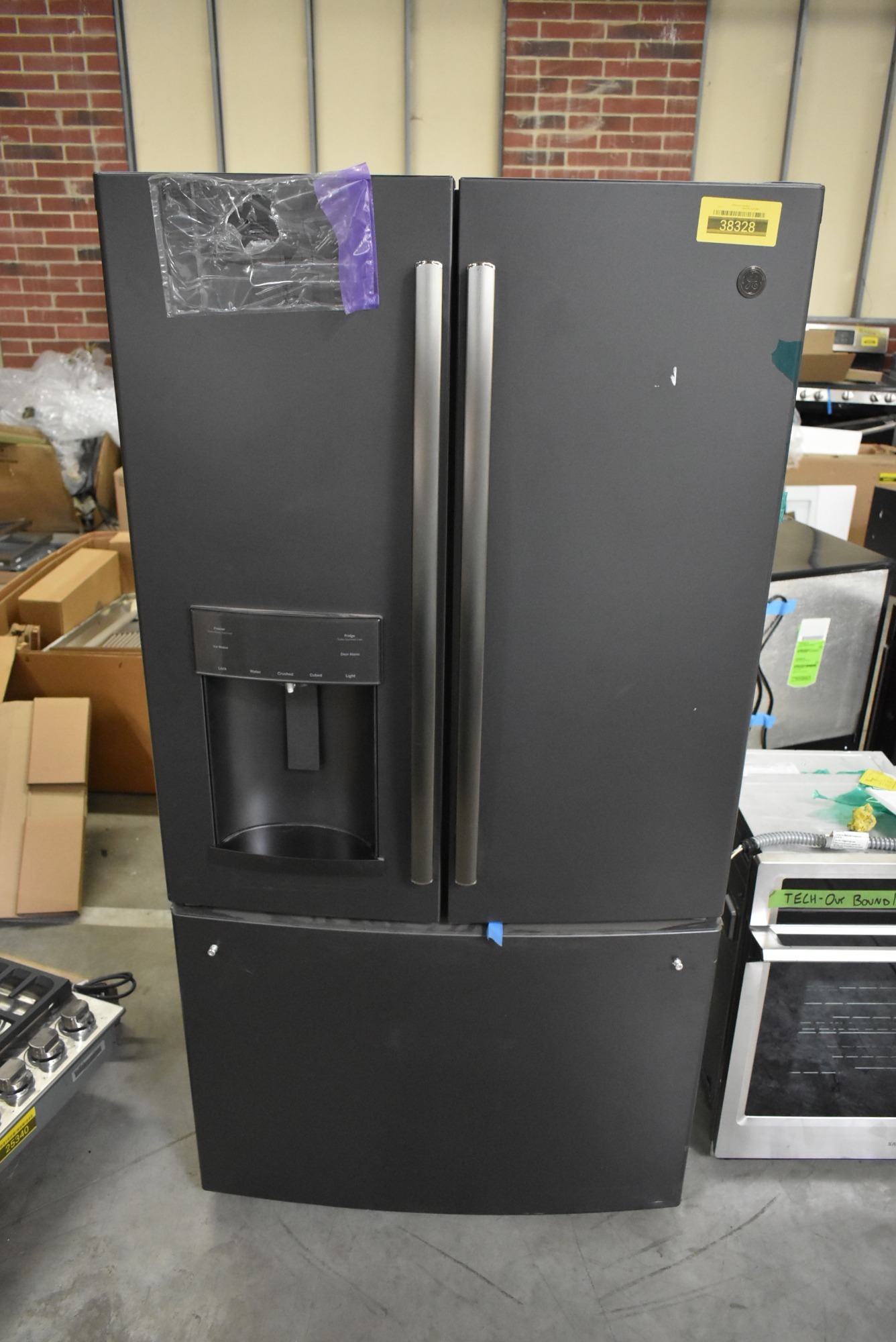 GE GFE28GELDS 36" Black Slate French Door Refrigerator 38328 HRT