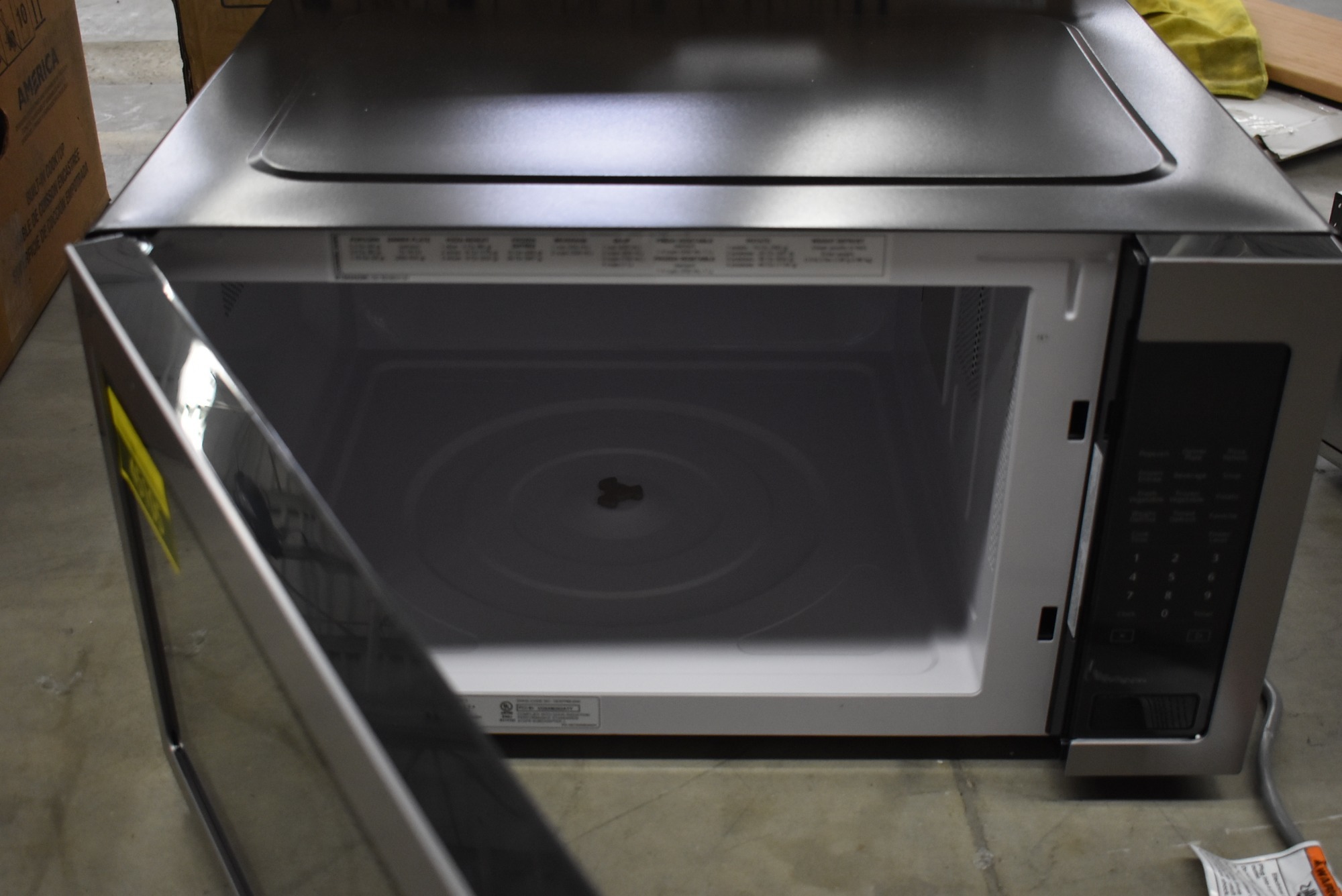 Whirlpool Wmc50522hz 24 Stainless Countertop Microwave 2 2 Cuft