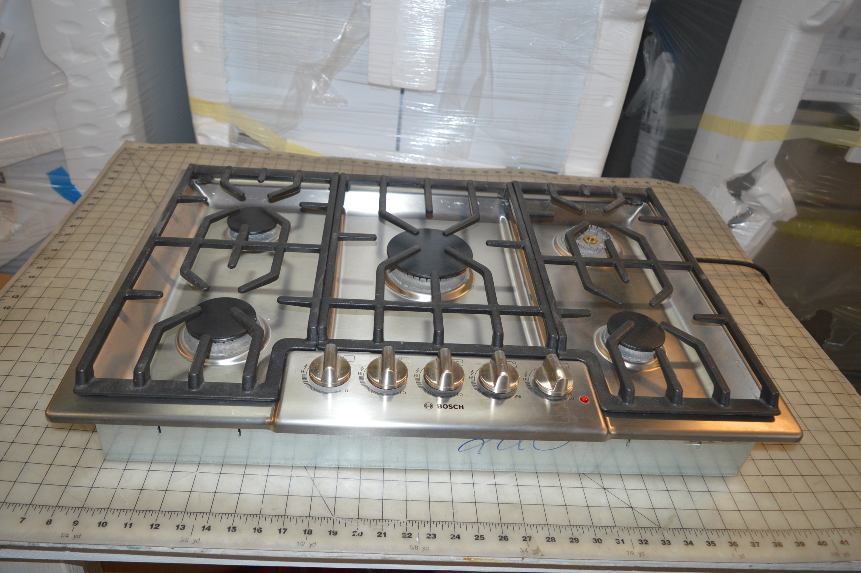 Bosch NGM8055UC 800 Series Stainless Steel Gas Cooktop 30" 5 Burner