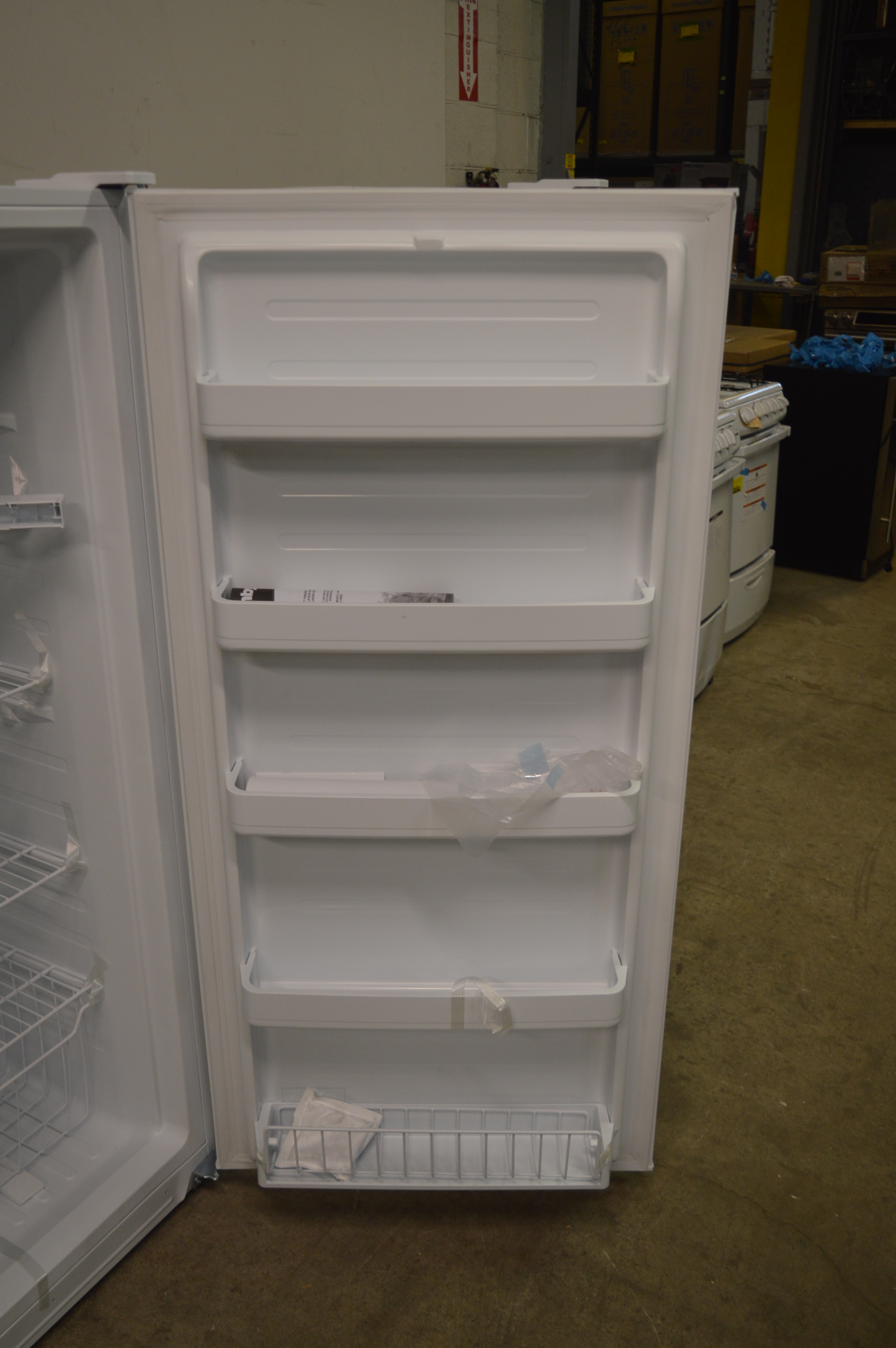 Danby DUF138E1WDD 28" White Upright Freezer 13.8 Cu.Ft. T2 NOB 13688