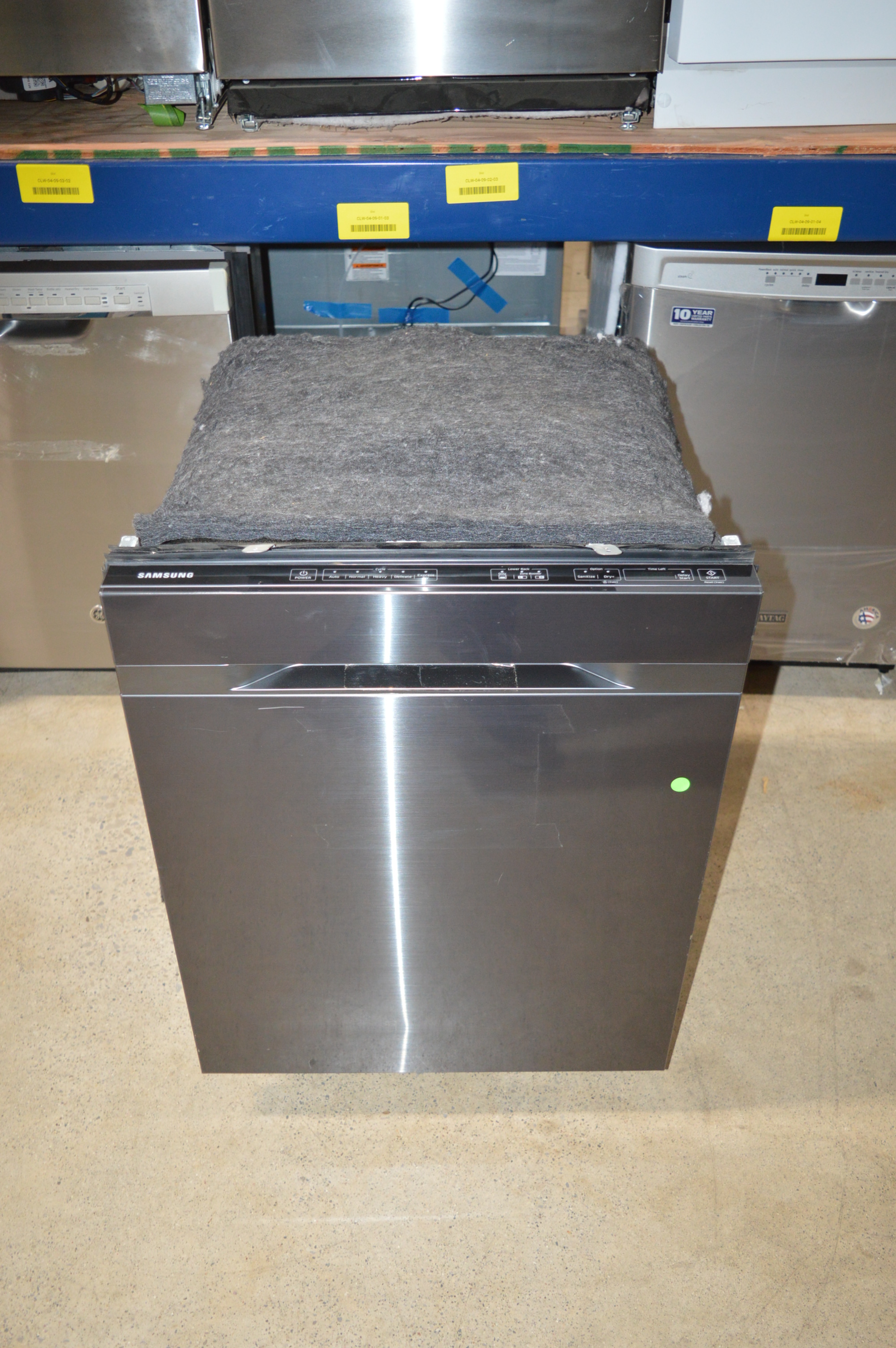 Samsung DW80J7550UG 24" Black Stainless TopControl Dishwasher NOB