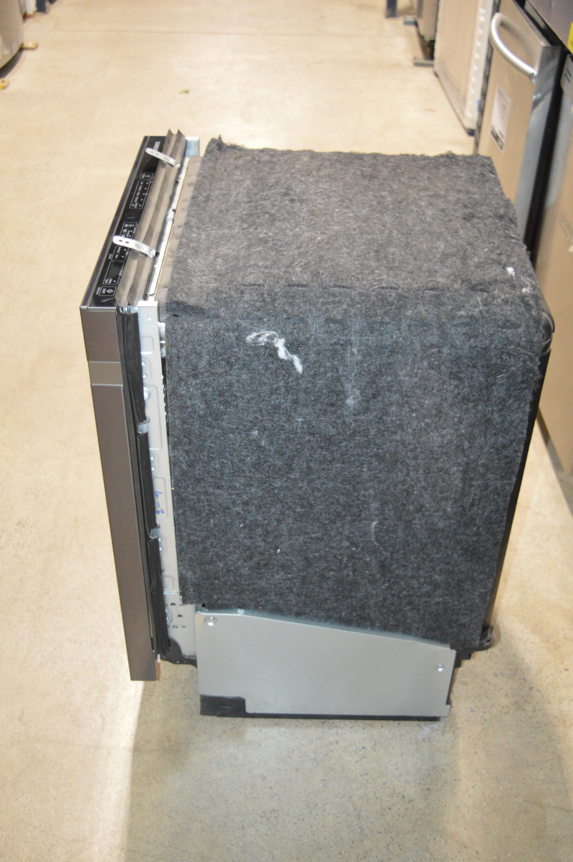 Samsung DW80J7550UG 24" Black Stainless TopControl Dishwasher NOB